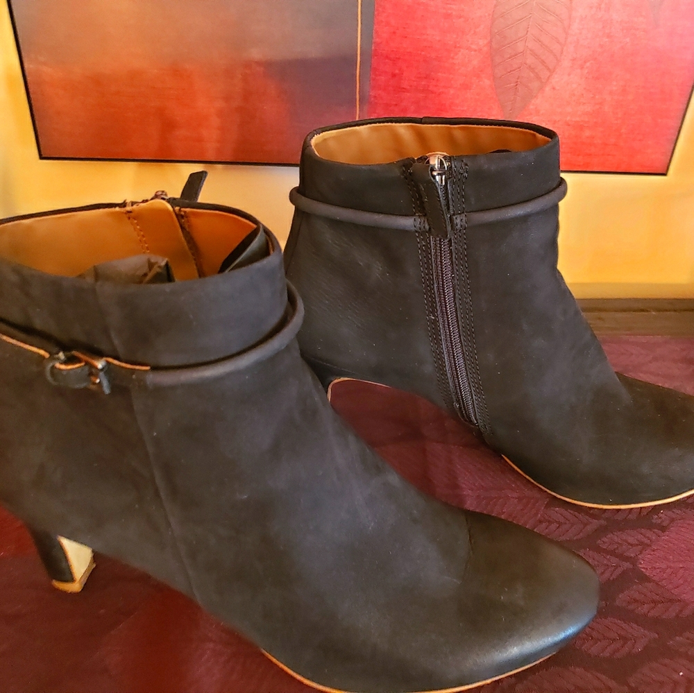 Ecco Suede ankle boots